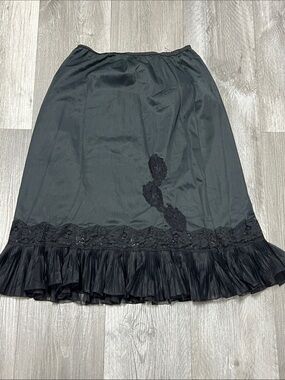 Bravo woman’s lace dress or skirt slip / size M